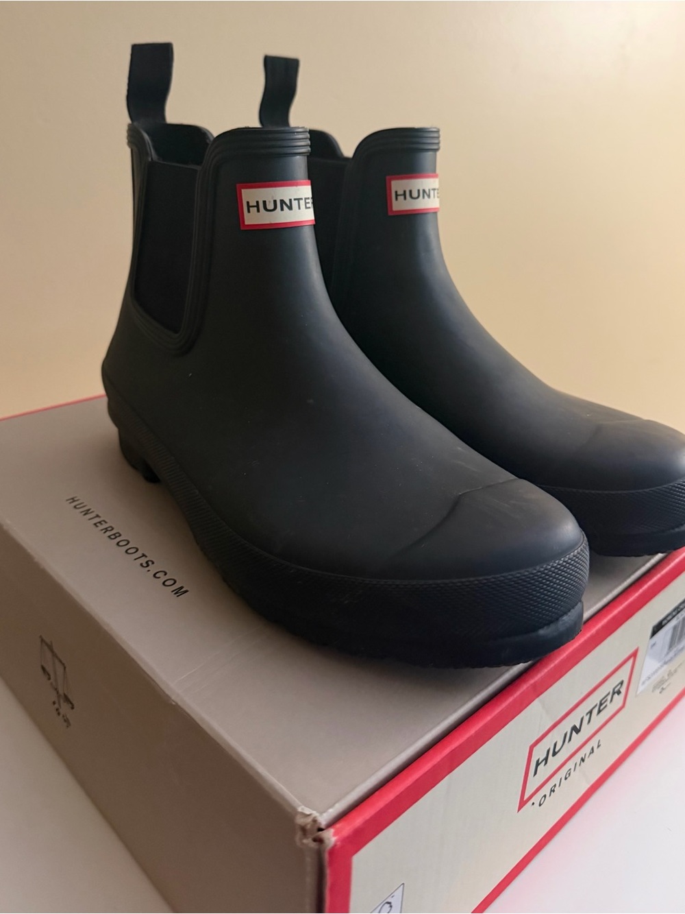 Hunter Men’s Black Chelsea Waterproof Rain Boots